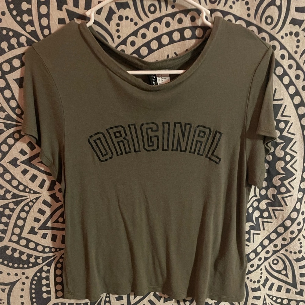 H&M cropped tee navy green medium